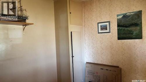 1242 Wolfe Avenue, Moose Jaw, SK - Indoor Photo Showing Other Room