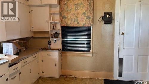 1242 Wolfe Avenue, Moose Jaw, SK - Indoor Photo Showing Kitchen
