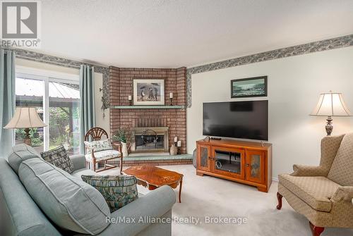 1969 Glenada Crescent, Oakville (Wc Wedgewood Creek), ON - Indoor Photo Showing Living Room With Fireplace