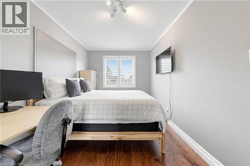 1365 Ester Drive, Burlington, ON - Indoor Photo Showing Bedroom