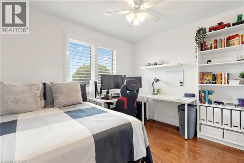 1365 Ester Drive, Burlington, ON - Indoor Photo Showing Bedroom