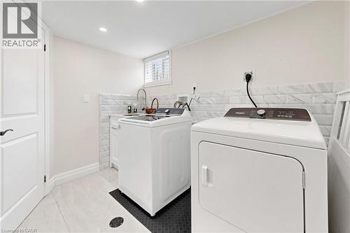 1365 Ester Drive, Burlington, ON - Indoor Photo Showing Laundry Room