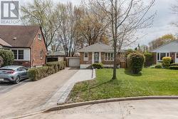 32 CHRISTINA CRESCENT Toronto, ON M1R 4H6