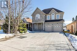 69 B ELM GROVE AVENUE Richmond Hill, ON L4E 2V4