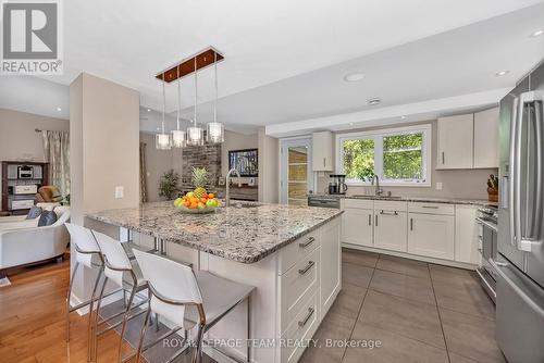 2 Fairhaven Way, Ottawa, ON - Indoor Photo Showing Kitchen With Upgraded Kitchen