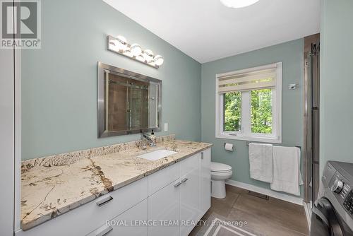 2 Fairhaven Way, Ottawa, ON - Indoor Photo Showing Bathroom