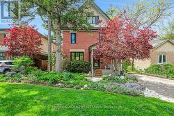 618 EDISON AVENUE  Ottawa, ON K2A 1V7