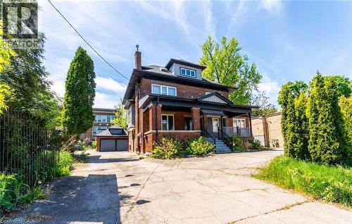 822 Main Street E, Hamilton, ON 