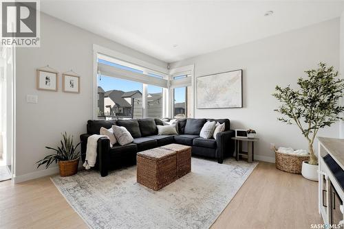 4929 Green Brooks Way E, Regina, SK - Indoor Photo Showing Living Room