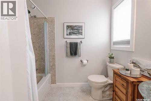 71 Bain Crescent, Saskatoon, SK - Indoor Photo Showing Bathroom