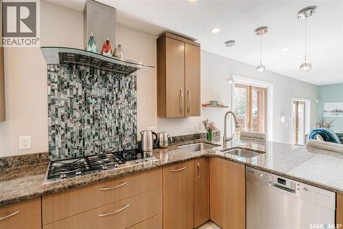 71 Bain Crescent, Saskatoon, SK - Indoor Photo Showing Kitchen With Upgraded Kitchen
