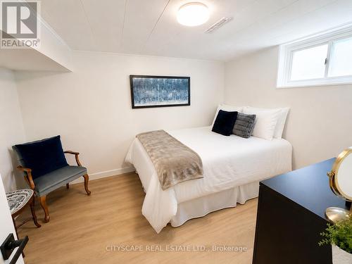 39 Carousel Avenue, Hamilton, ON - Indoor Photo Showing Bedroom