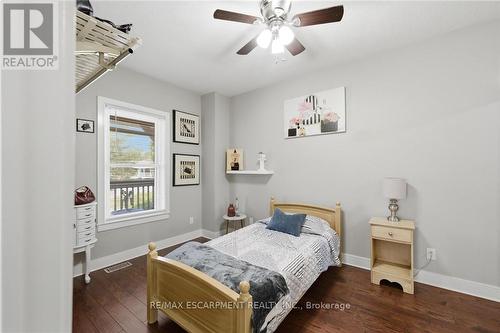 69 Nash Road S, Hamilton, ON - Indoor Photo Showing Bedroom