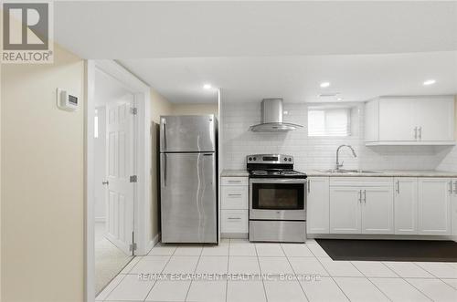69 Nash Road S, Hamilton, ON - Indoor Photo Showing Kitchen
