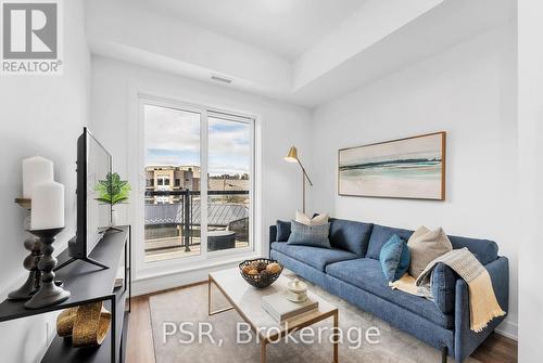 350 - 37 Danforth Road, Toronto, ON - Indoor Photo Showing Living Room