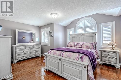 35 Benjamin Lane, Barrie, ON - Indoor Photo Showing Bedroom
