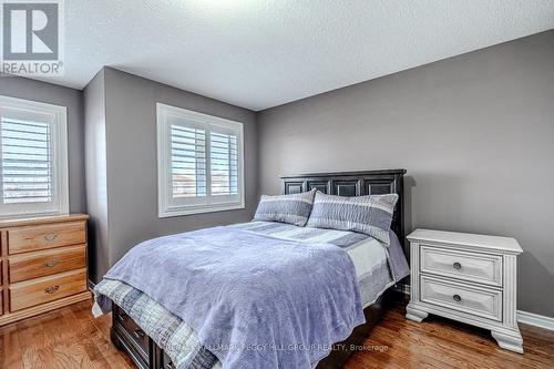 35 Benjamin Lane, Barrie, ON - Indoor Photo Showing Bedroom