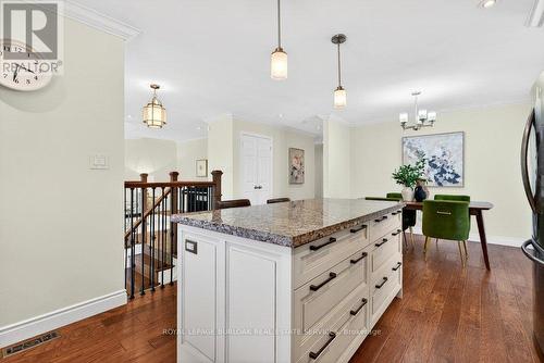 758 Francis Road, Burlington, ON - Indoor Photo Showing Kitchen With Upgraded Kitchen
