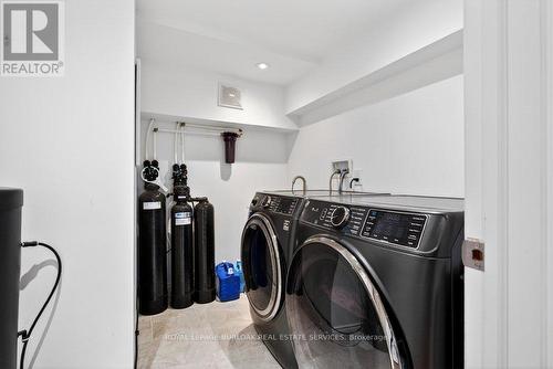 758 Francis Road, Burlington, ON - Indoor Photo Showing Laundry Room