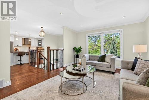 758 Francis Road, Burlington, ON - Indoor Photo Showing Living Room