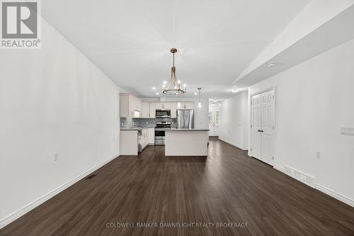 18 Devon Drive, South Huron (Exeter), ON - Indoor Photo Showing Kitchen