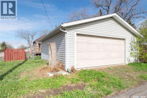 1077 Broder Street, Regina, SK - Outdoor