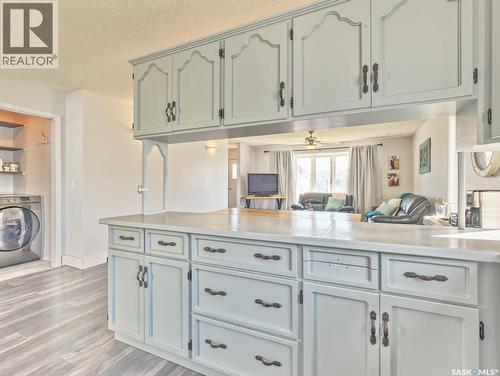 311 4Th Avenue E, Biggar, SK - Indoor Photo Showing Kitchen