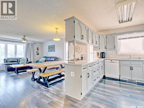 311 4Th Avenue E, Biggar, SK - Indoor Photo Showing Kitchen