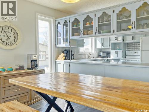 311 4Th Avenue E, Biggar, SK - Indoor Photo Showing Kitchen