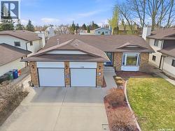 106 Jan CRESCENT  Saskatoon, SK S7J 4T5
