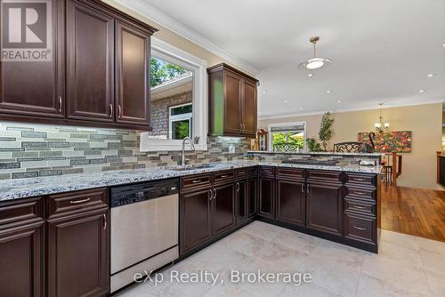 7 Limbert Road, Mcdougall, ON - Indoor Photo Showing Kitchen