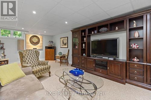 7 Limbert Road, Mcdougall, ON - Indoor Photo Showing Living Room