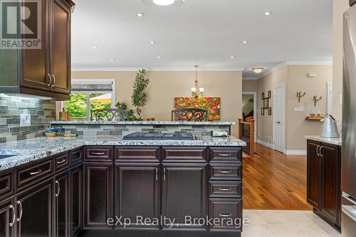 7 Limbert Road, Mcdougall, ON - Indoor Photo Showing Kitchen With Upgraded Kitchen
