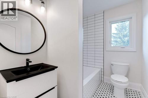 UNIT B - 38 East 16Th Street, Hamilton, ON - Indoor Photo Showing Bathroom