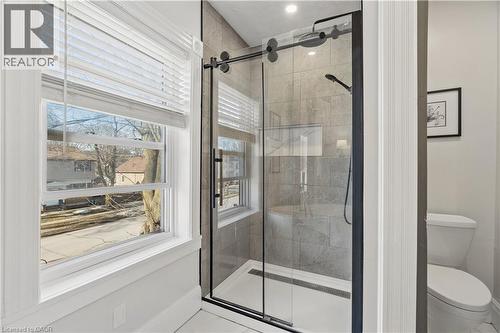 855 Hamilton Street, Cambridge, ON - Indoor Photo Showing Bathroom