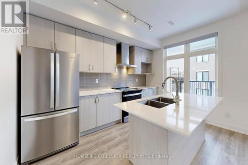 5456 Main Street, Whitchurch-Stouffville, ON - Indoor Photo Showing Kitchen With Double Sink With Upgraded Kitchen