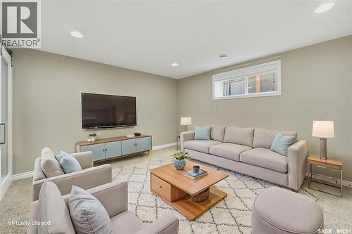 106 Wilkins Crescent, Saskatoon, SK - Indoor Photo Showing Living Room