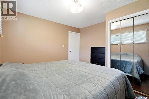 1120 Broadway Avenue E, Regina, SK - Indoor Photo Showing Bedroom
