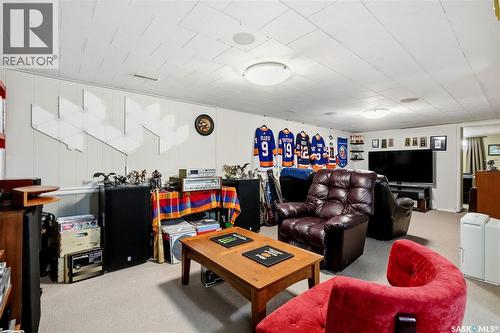 1120 Broadway Avenue E, Regina, SK - Indoor