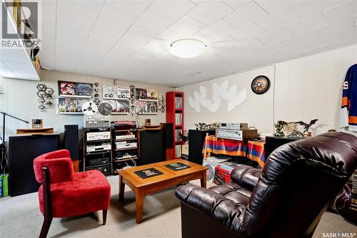1120 Broadway Avenue E, Regina, SK - Indoor