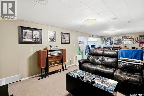 1120 Broadway Avenue E, Regina, SK - Indoor