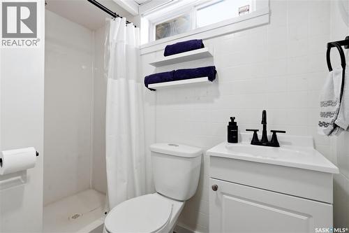1120 Broadway Avenue E, Regina, SK - Indoor Photo Showing Bathroom