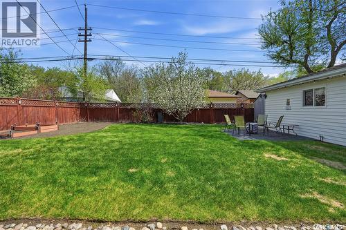 1120 Broadway Avenue E, Regina, SK - Outdoor