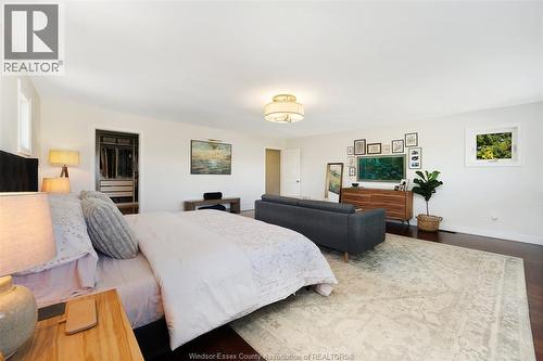 382 Barry, Tecumseh, ON - Indoor Photo Showing Bedroom