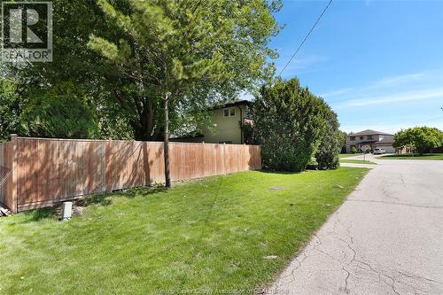 382 Barry, Tecumseh, ON - Outdoor