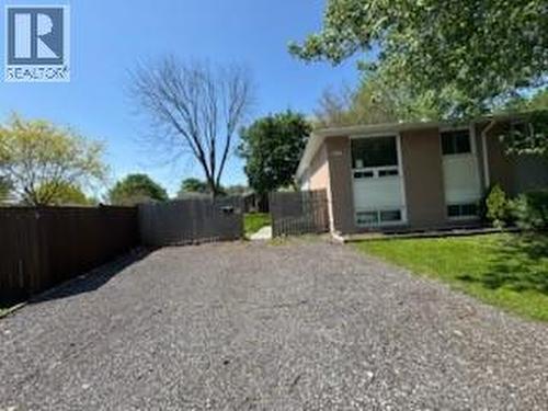1361 ASCOT CIRCLE  Sarnia, ON N7S 4B2
