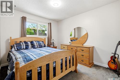 90 Edenwold Crescent, Regina, SK - Indoor Photo Showing Bedroom