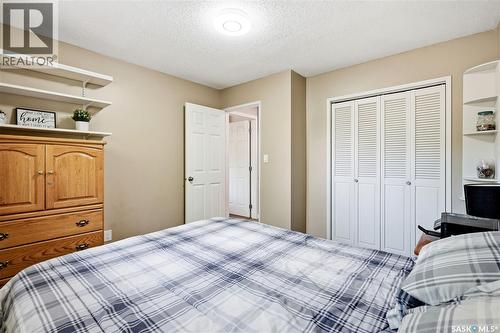 90 Edenwold Crescent, Regina, SK - Indoor Photo Showing Bedroom