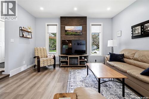 90 Edenwold Crescent, Regina, SK - Indoor Photo Showing Living Room