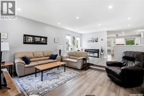 90 Edenwold Crescent, Regina, SK - Indoor Photo Showing Living Room